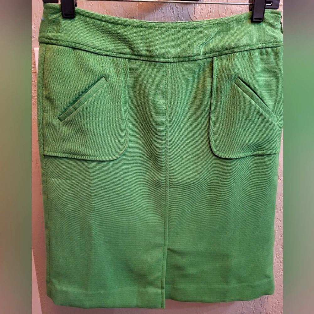 Banana Republic Kelly Green Pencil Skirt with Pockets